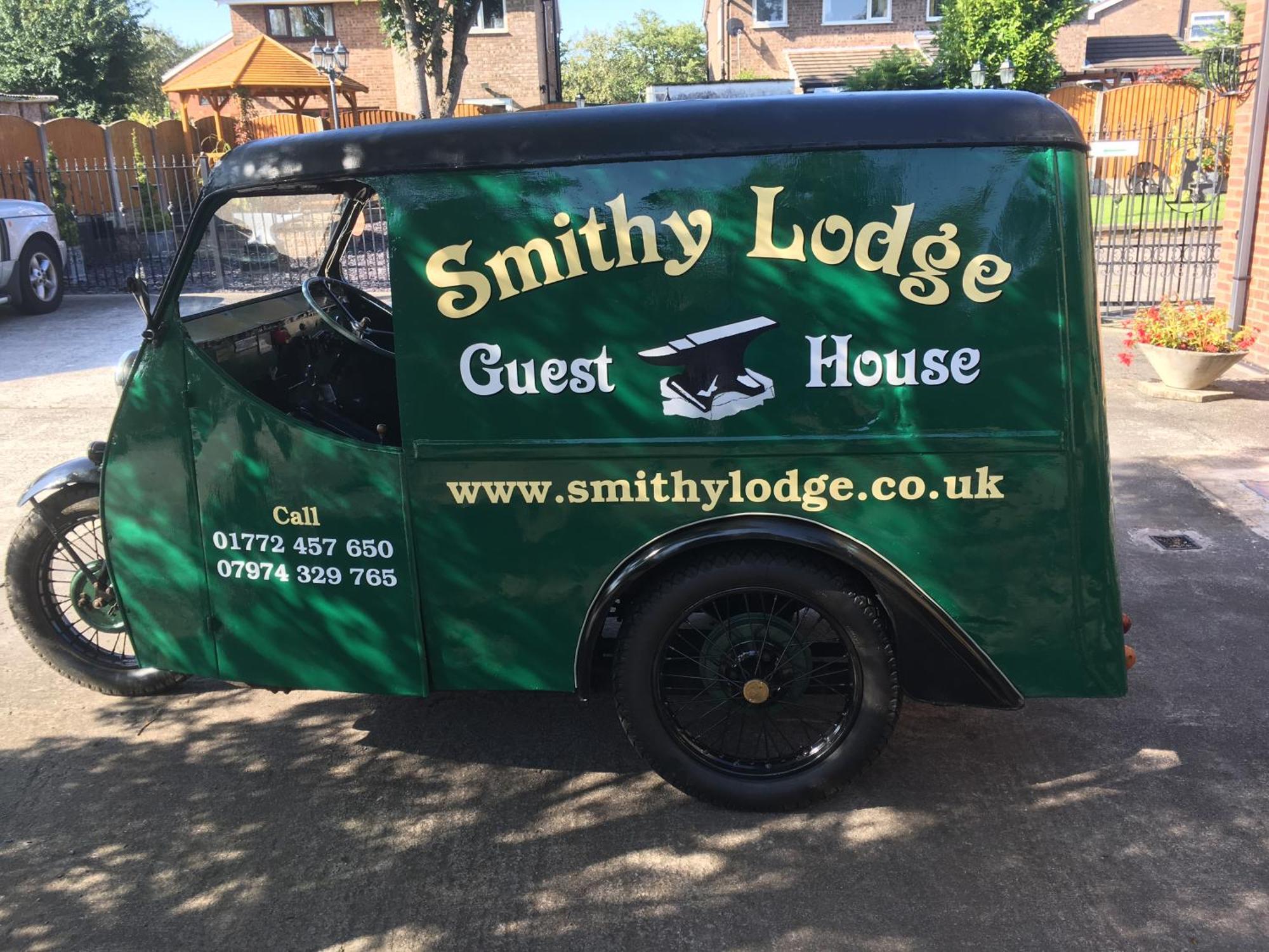 Smithy Lodge Guest House 레이랜드 외부 사진