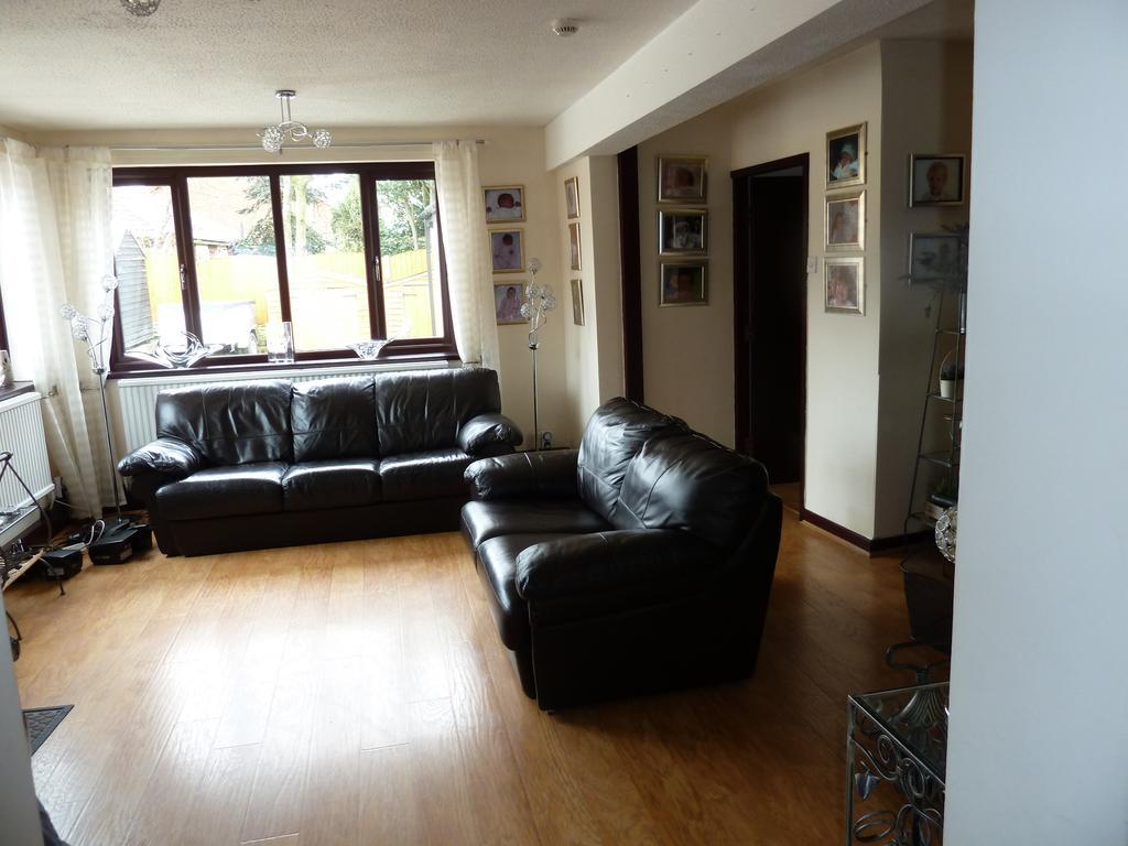 Smithy Lodge Guest House 레이랜드 외부 사진