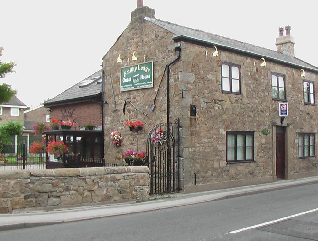 Smithy Lodge Guest House 레이랜드 외부 사진